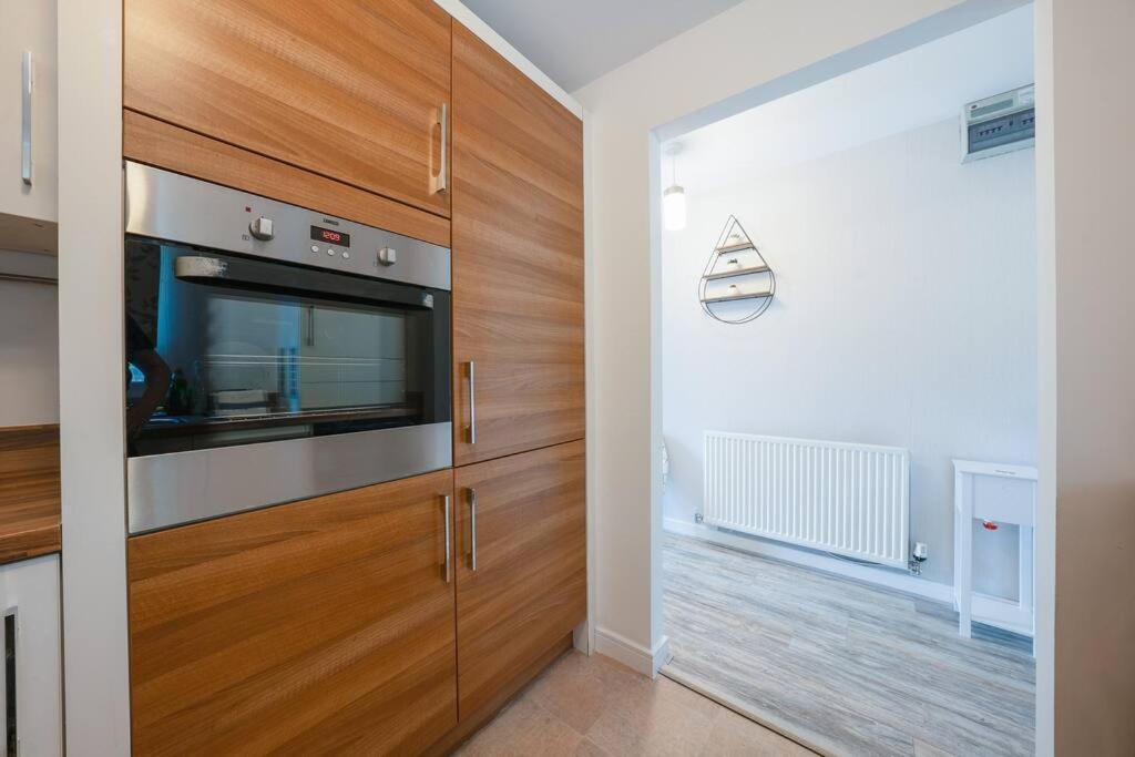 Stylish 2-Bed Home - For Company Contractor And Leisure Stays - Nec, Airport, Hs2, Contractors, Resort World バーミンガム エクステリア 写真