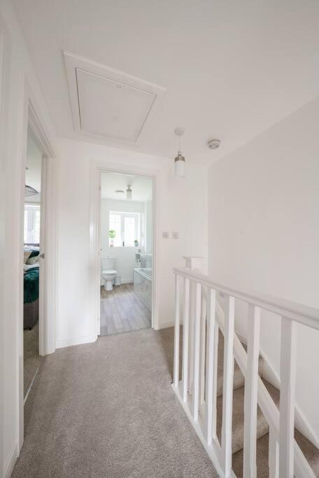 Stylish 2-Bed Home - For Company Contractor And Leisure Stays - Nec, Airport, Hs2, Contractors, Resort World バーミンガム エクステリア 写真